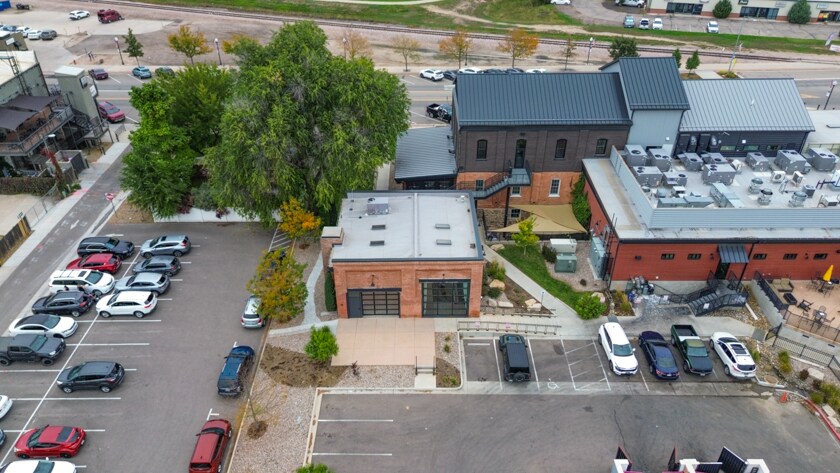 Primary Photo Of 301 Main St, Windsor Restaurant For Lease