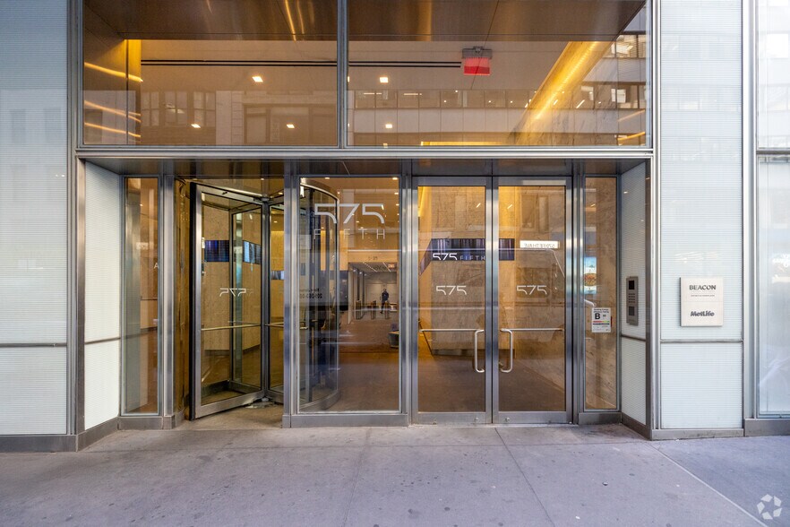 More Photos Of 575 Fifth Ave, New York Office For Lease