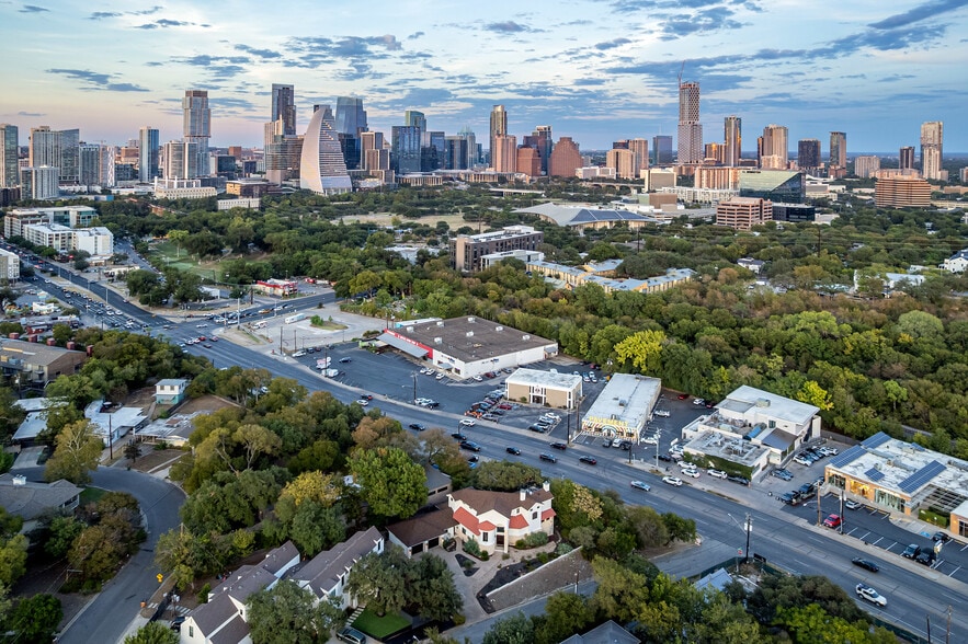 More Photos Of 1300 Bluff St, Austin Flex For Sale