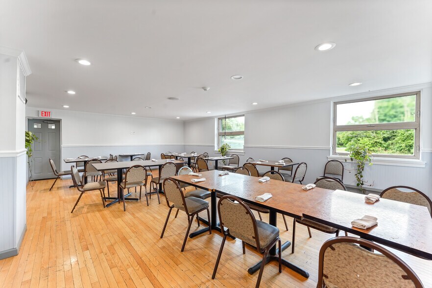 More Photos Of 3347 W Ridge Pike, Limerick Restaurant For Sale