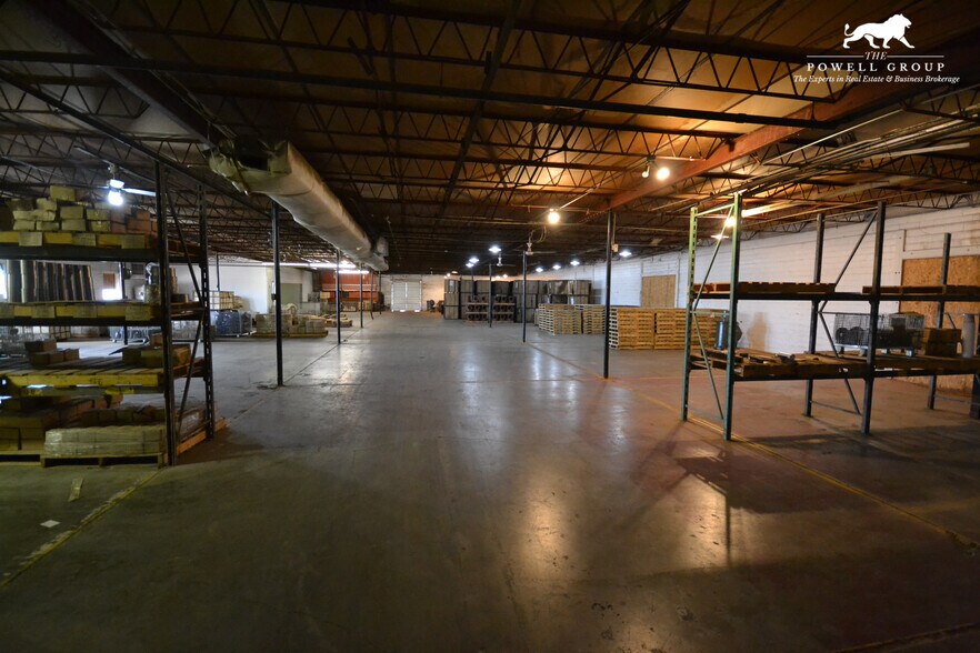 More Photos Of 1111 N Avenue S, Lubbock Warehouse For Sale