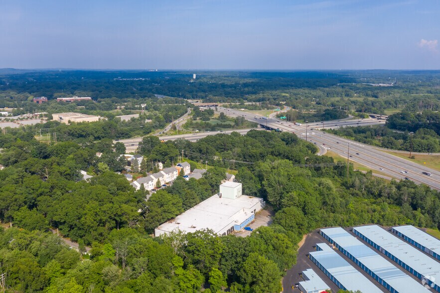 More Photos Of 33 Glen Ave, Chelmsford Warehouse For Lease