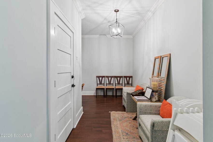 More Photos Of 1908 Gloucester St, Brunswick Restaurant For Sale