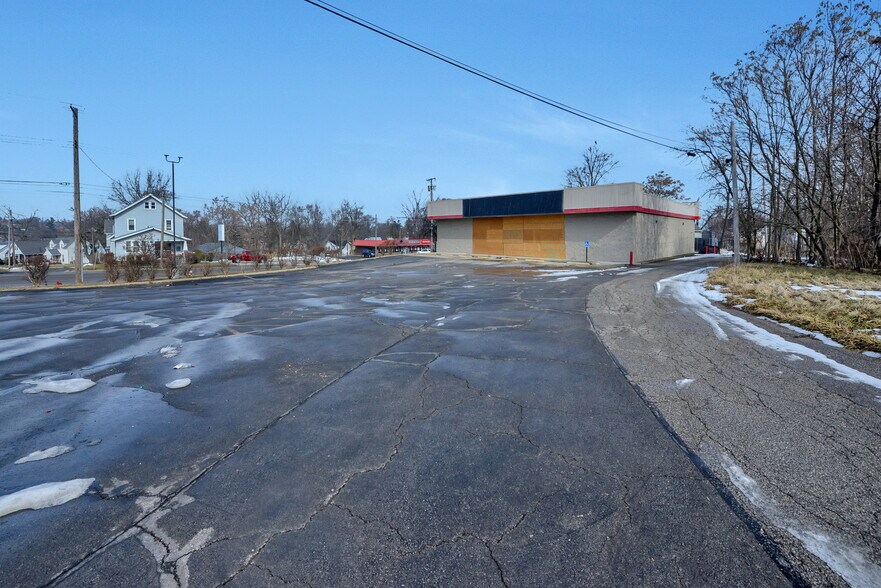 More Photos Of 177 Lexington Ave, Mansfield Freestanding For Sale