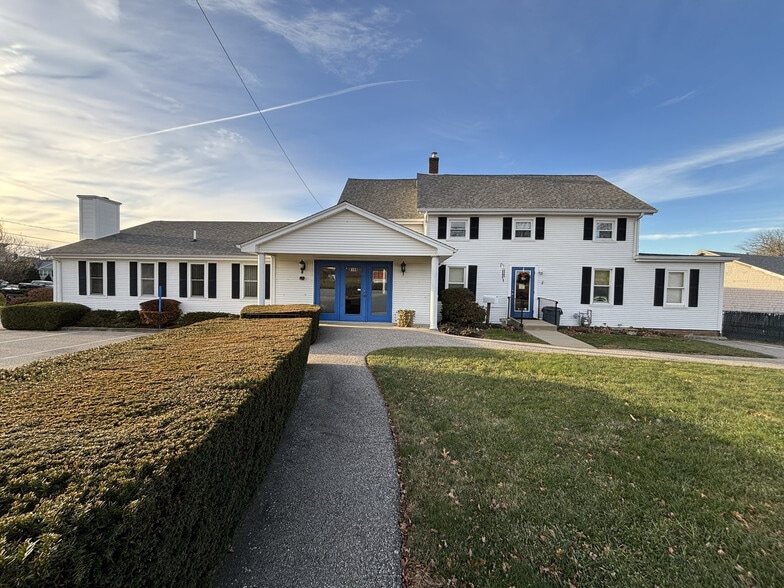 More Photos Of 651 Main Rd, Tiverton Office For Sale