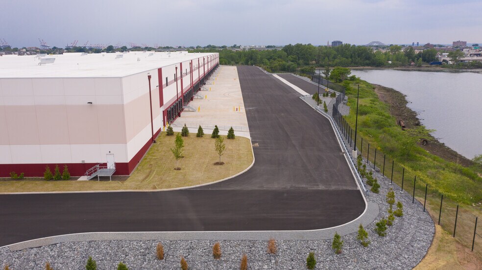 More Photos Of 101 Port Lincoln Rd, Bayonne Distribution For Lease