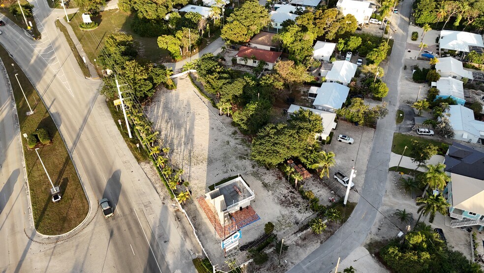 More Photos Of 106309 Overseas Hwy, Key Largo Auto Dealership For Lease