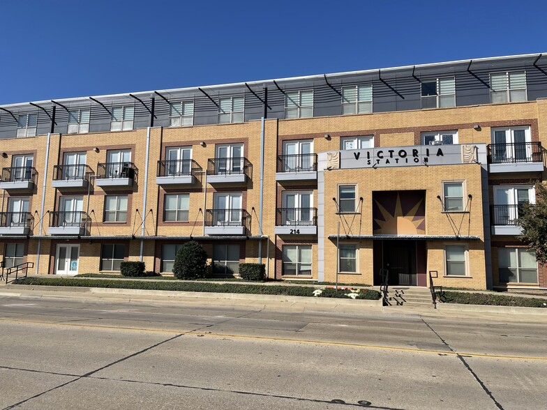 Primary Photo Of 214 S Bell Ave, Denton Apartments For Lease