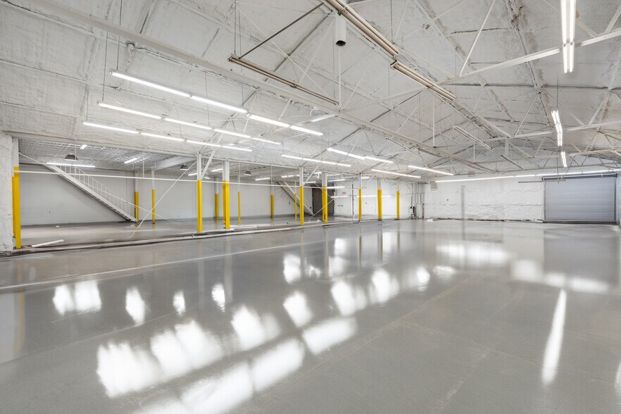 More Photos Of 5011 Navigation Blvd, Houston Warehouse For Lease