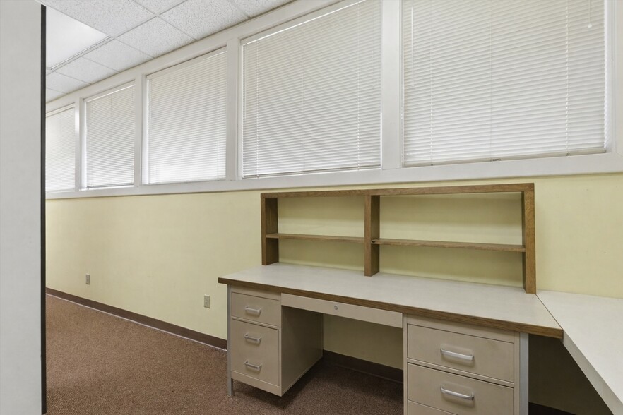 More Photos Of 812 S Main St, Cedartown Rehabilitation Center For Sale