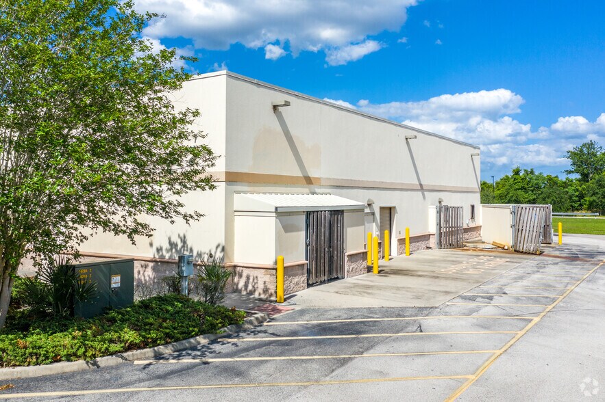 More Photos Of 2821 W 25th St, Sanford Drugstore For Lease