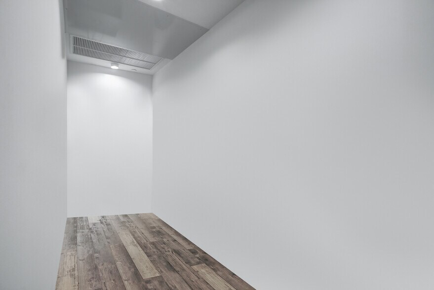 More Photos Of 1680 Michigan Ave, Miami Beach Office For Sale