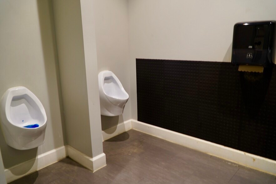 More Photos Of 5850 W Cypress St, Tampa Office For Lease