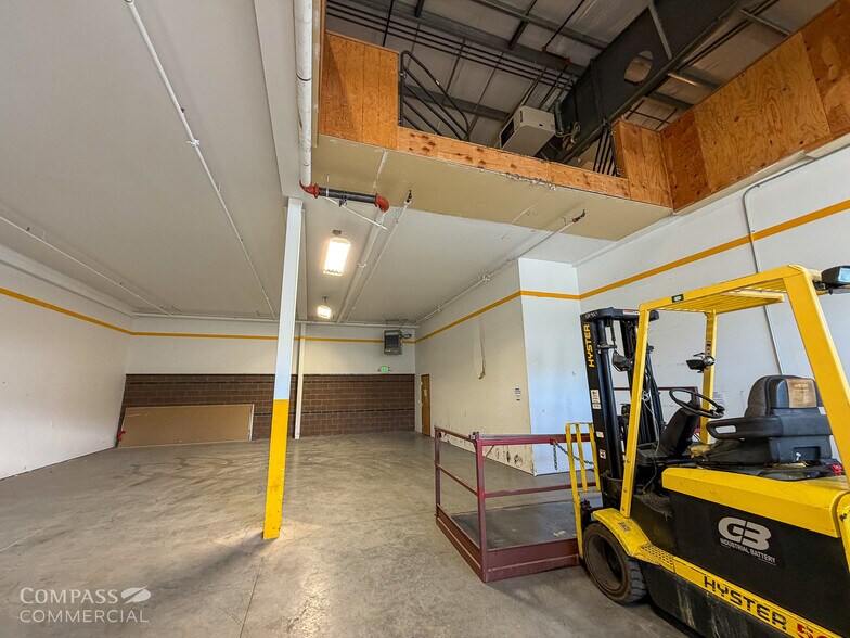More Photos Of 20802-20810 Sockeye Pl, Bend Unknown For Lease
