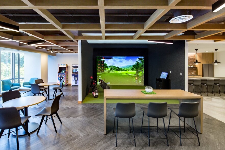 More Photos Of 5425-5481 Wisconsin Ave, Chevy Chase Unknown For Lease