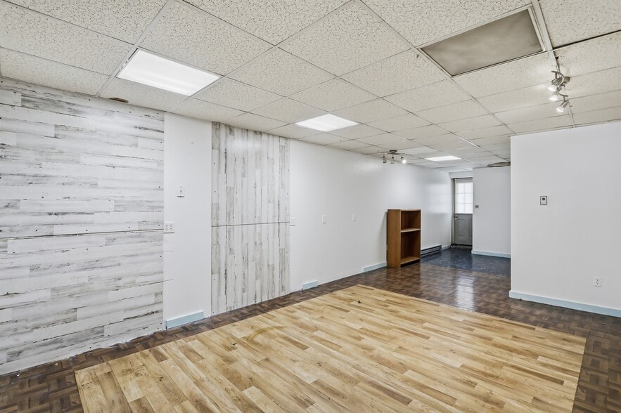 More Photos Of 54 E Franklin St, Hagerstown Storefront Retail Office For Lease
