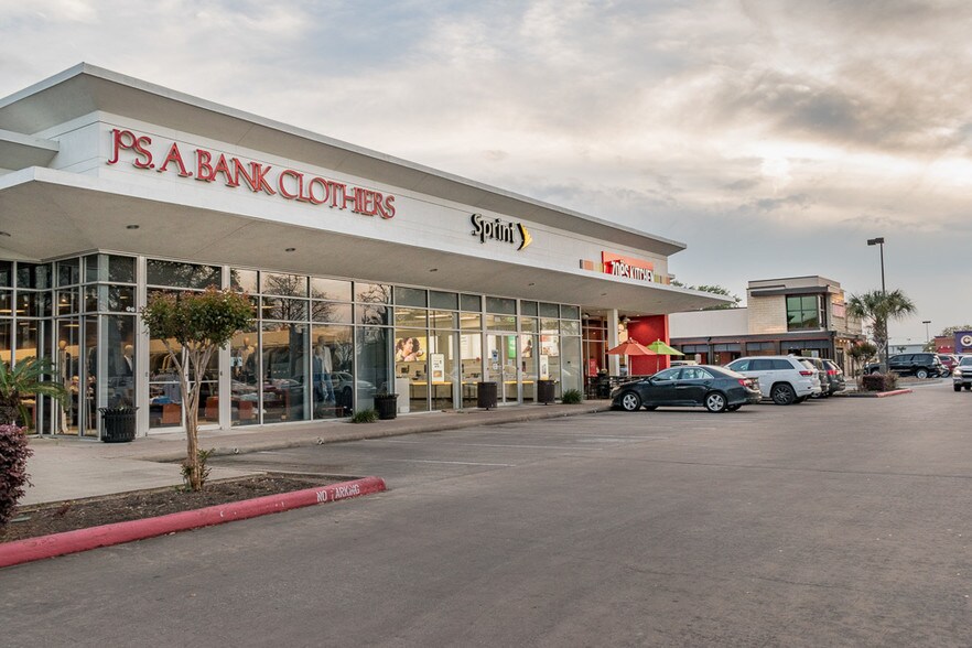 More Photos Of 1501-1549 W Bay Area Blvd, Webster Unknown For Lease