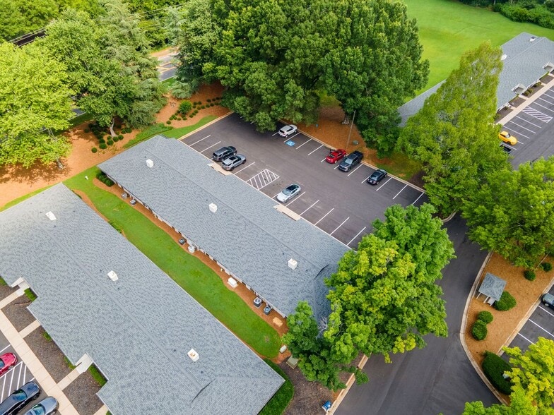 More Photos Of 600 Houze Way, Roswell Medical For Lease