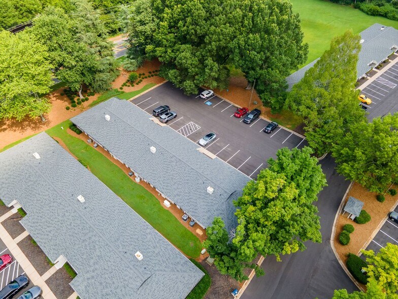 More Photos Of 600 Houze Way, Roswell Medical For Lease