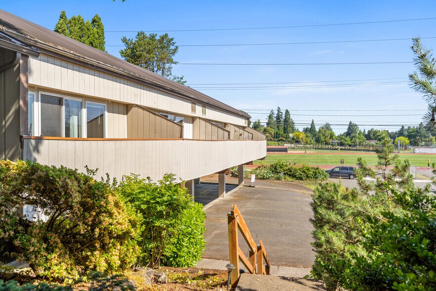 More Photos Of 2005 Summer St SE, Salem Apartments For Sale