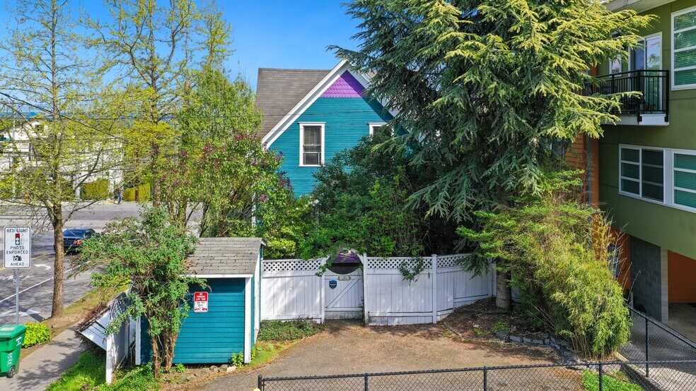 More Photos Of 137 23rd Ave E, Seattle Land For Sale
