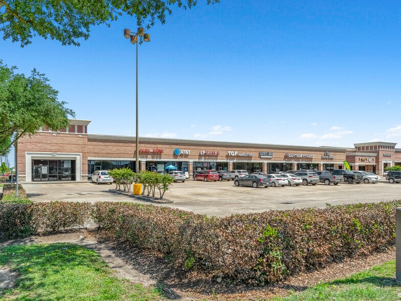 More Photos Of 1400-1438 W Fairmont Pky, La Porte Storefront For Lease