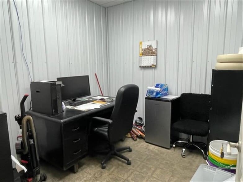 More Photos Of 204 W Bourke, Macon Warehouse For Sale