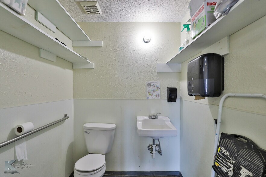 More Photos Of 6000 Buffalo Gap Rd, Abilene Daycare Center For Sale