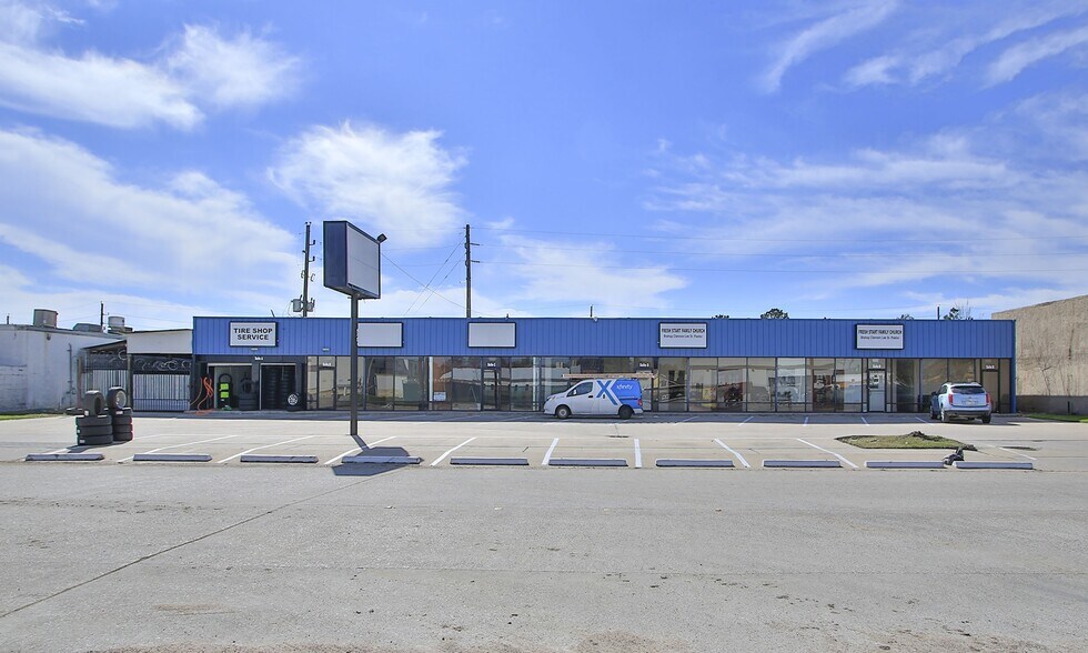 More Photos Of 527 Barren Springs Dr, Houston Storefront Retail Office For Sale