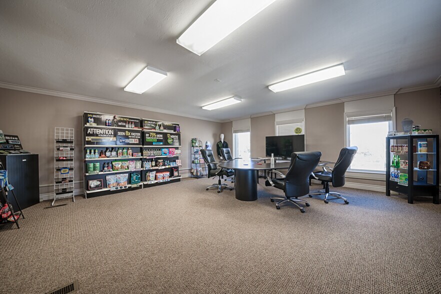 More Photos Of 116 E Central Ave, Bentonville Storefront Retail Residential For Sale