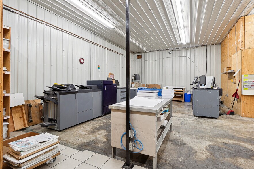 More Photos Of 717 St Saint-Pierre S, Joliette Manufacturing For Lease