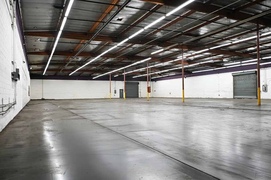 More Photos Of 227 W 140th St, Los Angeles Warehouse For Lease