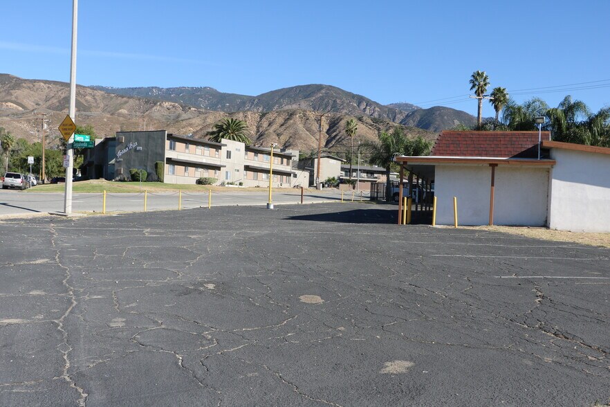More Photos Of 4711 N Sierra Way, San Bernardino Convenience Store For Lease