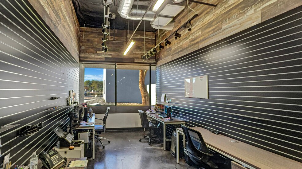 More Photos Of 5 Longevity Dr, Henderson Light Manufacturing For Sale