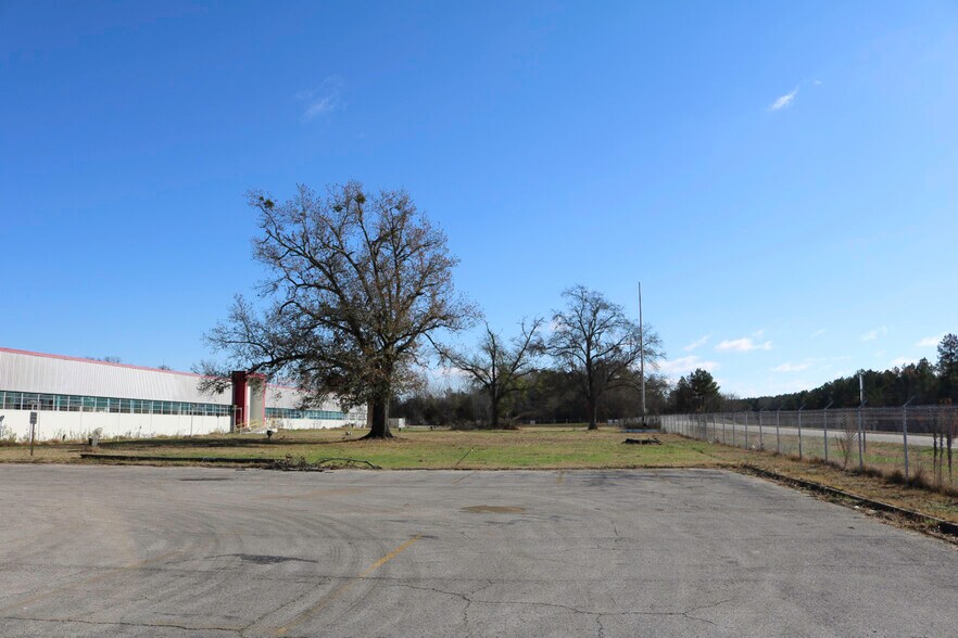 More Photos Of 13343 Interstate 20 E, Tyler Warehouse For Lease