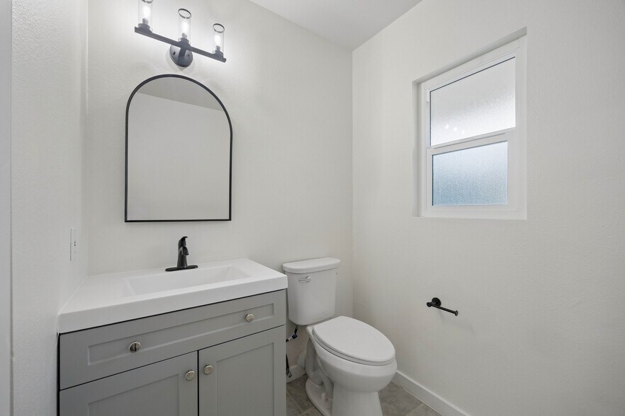 More Photos Of 1457 E Chapman Ave, Fullerton Office For Sale