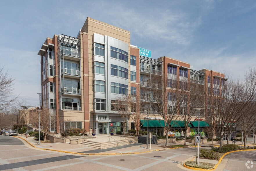 Primary Photo Of 8210 Crestwood Heights Dr, McLean Apartments For Lease