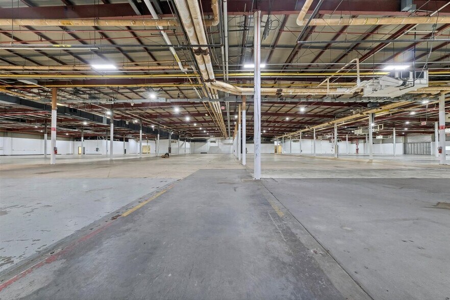 More Photos Of 90-98 Boices Ln, Kingston Warehouse For Sale