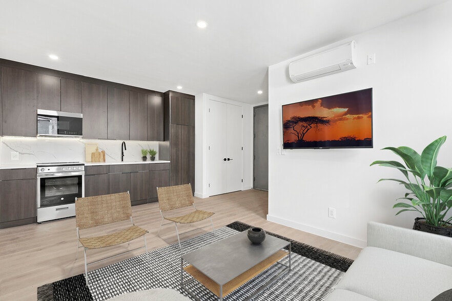 More Photos Of 3521 Crescent St, Astoria Apartments For Sale