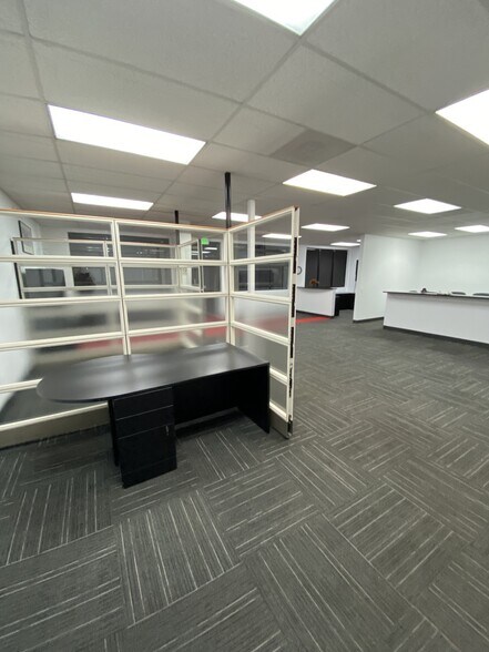 More Photos Of 7081 E 56th Ave, Commerce City Showroom For Lease