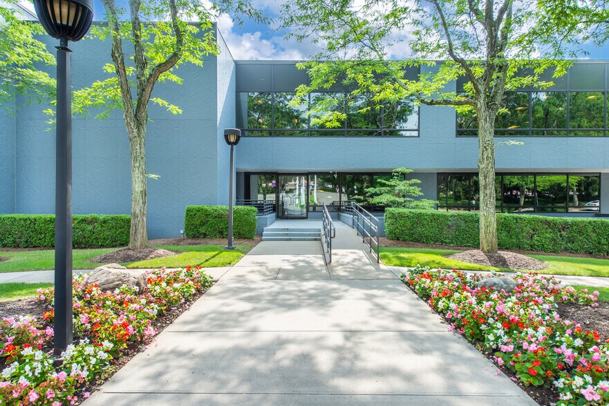 More Photos Of 95 Chestnut Ridge Rd, Montvale Office For Sale