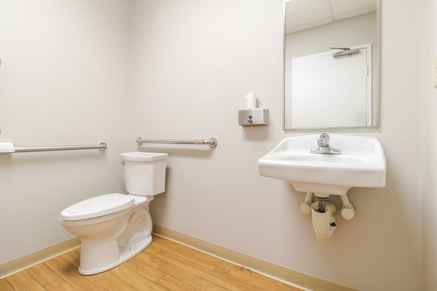 More Photos Of 2511 Salem Church Rd, Fredericksburg Medical For Sale