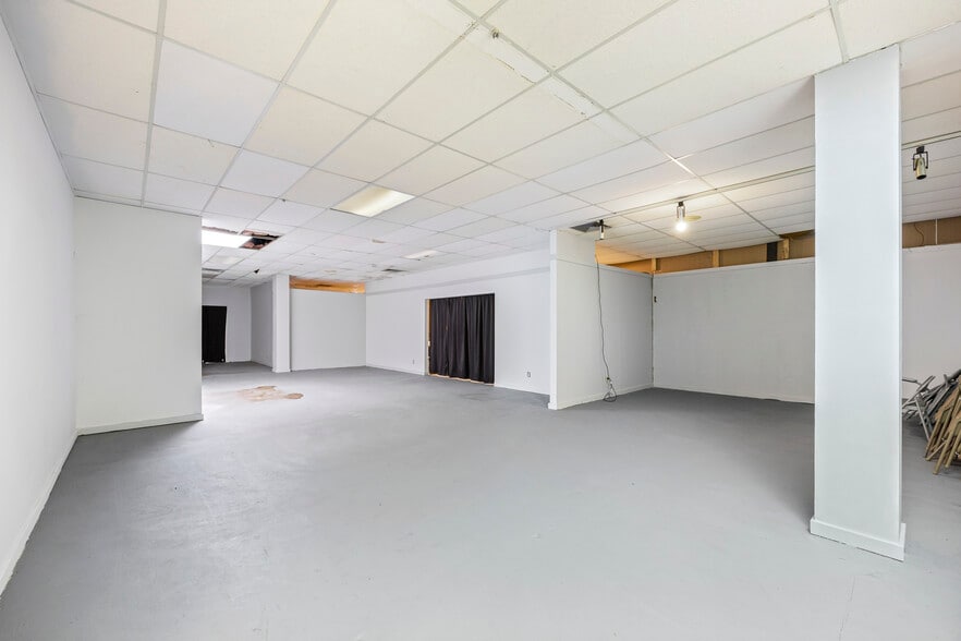 More Photos Of 2705 N Harbor City Blvd, Melbourne Freestanding For Sale