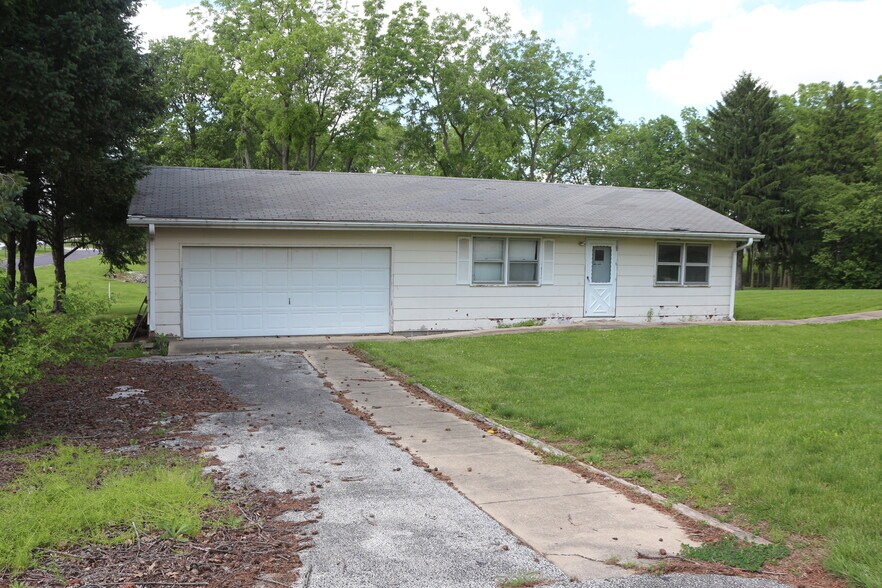 More Photos Of 1500 W Walnut St, Jacksonville Skilled Nursing Facility For Sale