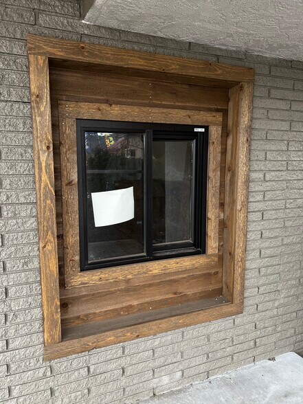 More Photos Of 110 N Orchard St, Boise Veterinarian Kennel For Sale