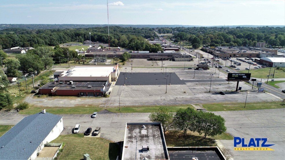 More Photos Of 876 E Midlothian Blvd, Youngstown Freestanding For Sale