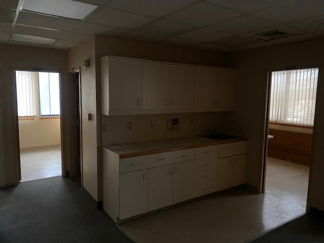 More Photos Of 200 W Carver St, Huntington Medical For Lease