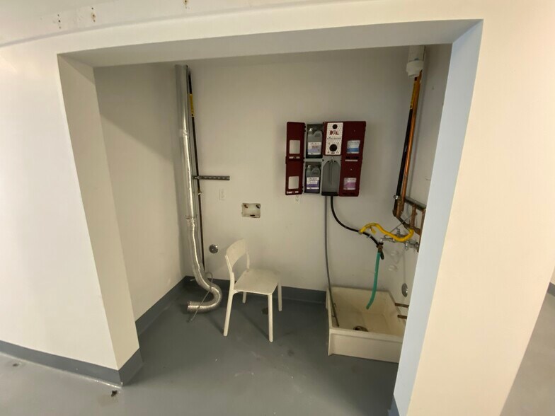 More Photos Of 1243 S Olive St, Los Angeles Apartments For Lease