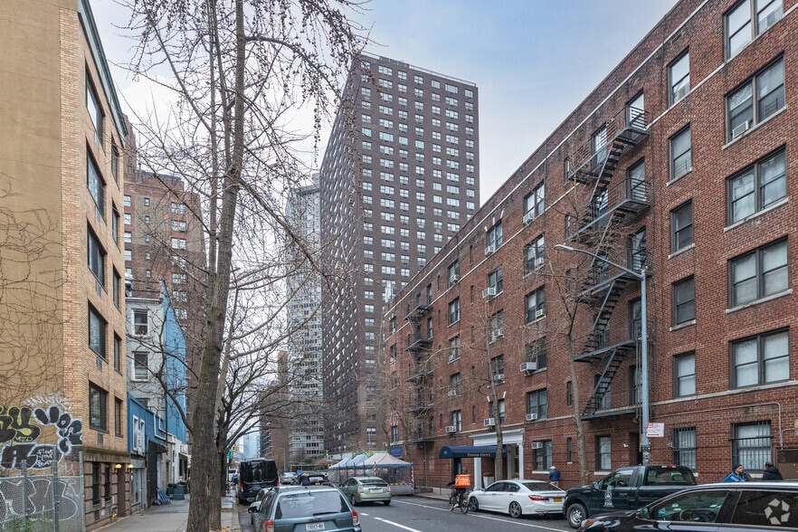 More Photos Of 400 E 54th St, New York Apartments For Sale
