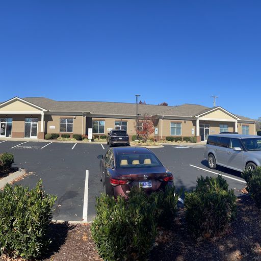 More Photos Of 105 Bluegrass Commons Blvd, Hendersonville Office For Lease